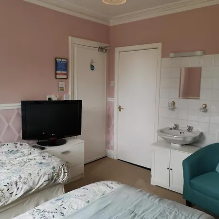 Brooklands Bed & Breakfast 3*