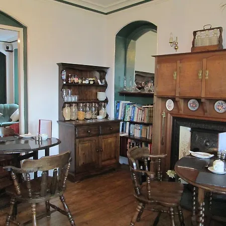 Bed & Breakfast Brooklands 3*