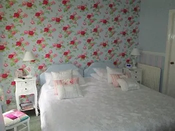 Bed & Breakfast Brooklands 3*